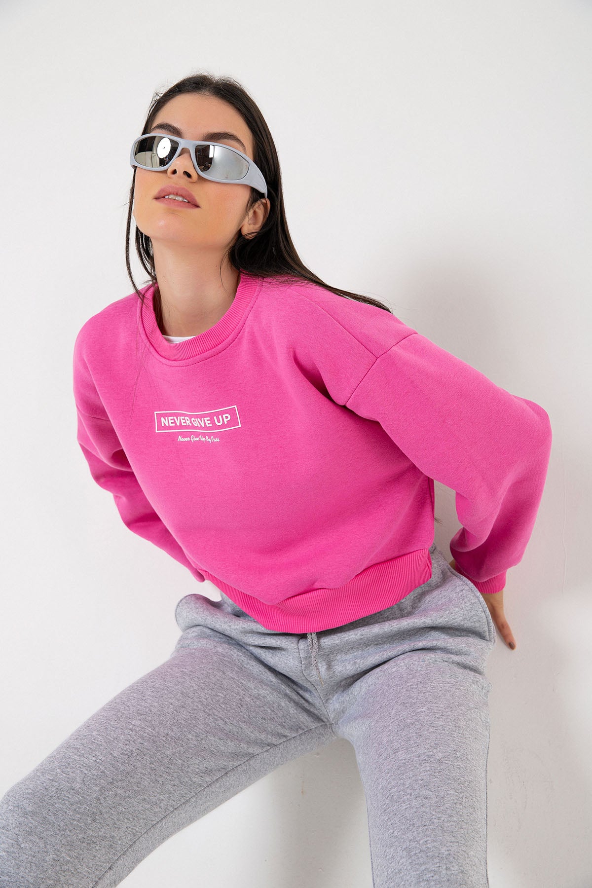 3 iplik şardonlu slogan baskılı boxy düşük omuz kadın sweatshirt