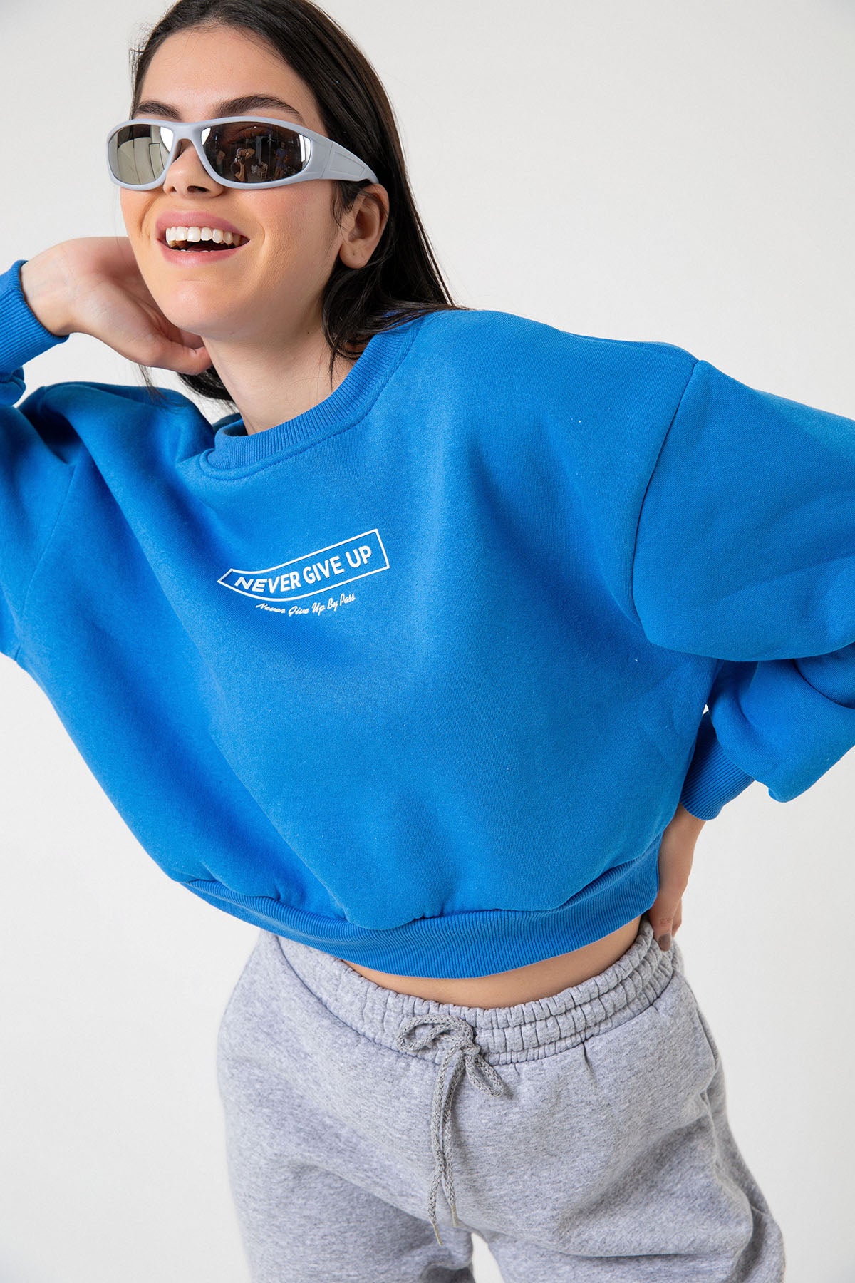 3 iplik şardonlu slogan baskılı boxy düşük omuz kadın sweatshirt