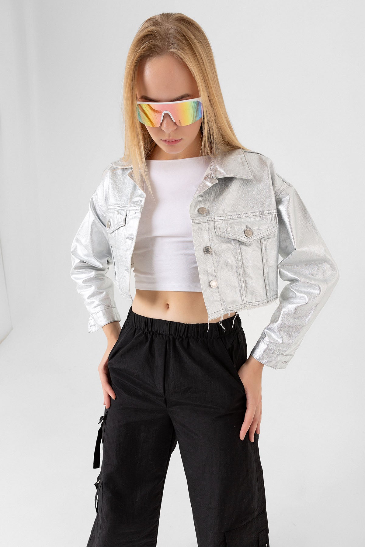 Metalik Görünümlü Lame Crop Denim Oversize Düğmeli Kısa Kadın Kot Ceket