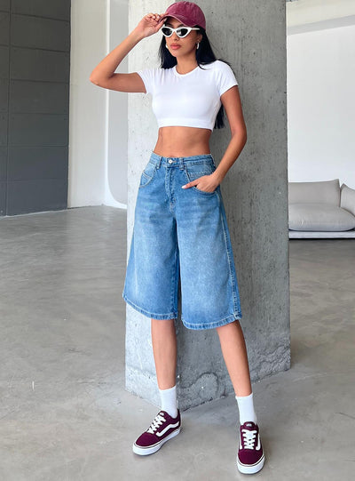 Toka Detaylı Bol Kesim Rahat Baggy Jean Kot Salaş Kadın Bermuda Diz Altı Denim Şort @Casoria Maule