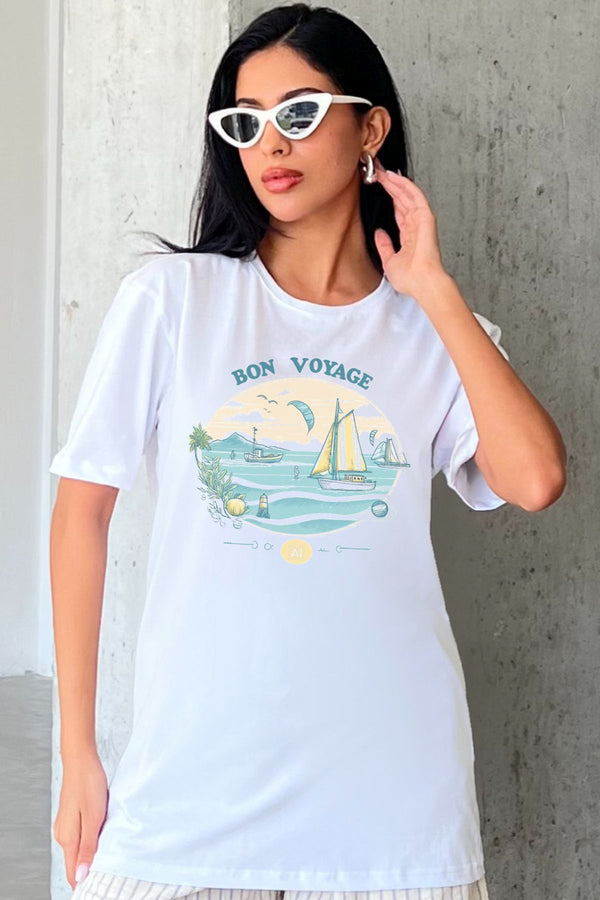 Bon Voyage Baskılı Yapay Zeka Tasarımı Ekolojik Penye Oversize %100 Pamuk Kadın Tişört @BlahxAi