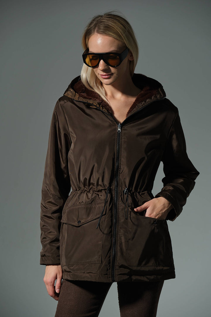 Çift taraflı bir tarafı peluş bir tarafı su itici mikro Fermuarlı Kapüşonlu Kadın Mont @Varoni Maule