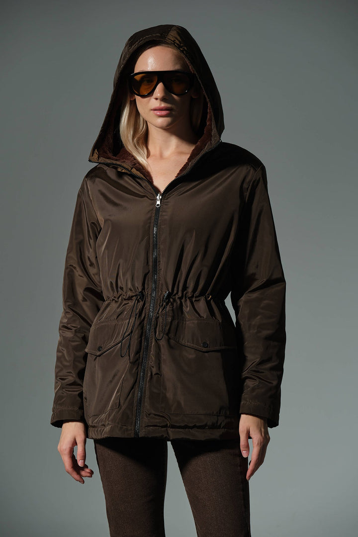 Çift taraflı bir tarafı peluş bir tarafı su itici mikro Fermuarlı Kapüşonlu Kadın Mont @Varoni Maule