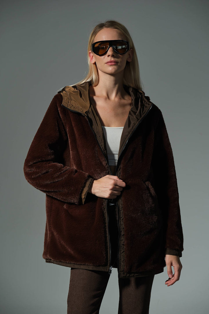 Çift taraflı bir tarafı peluş bir tarafı su itici mikro Fermuarlı Kapüşonlu Kadın Mont @Varoni Maule