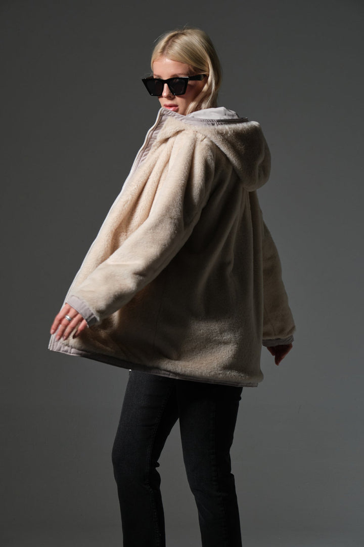 Çift taraflı bir tarafı peluş bir tarafı su itici mikro Fermuarlı Kapüşonlu Kadın Mont @Varoni Maule