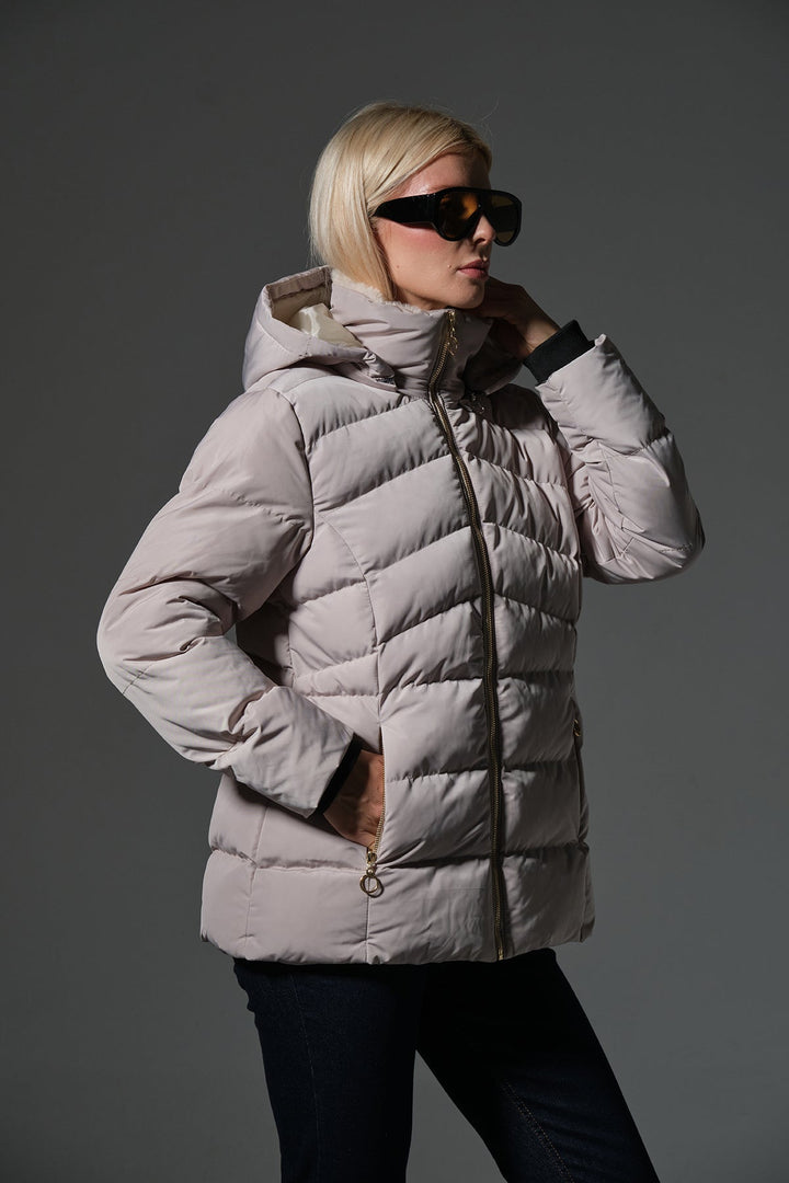 Çıkabilir kapüşonlu, su itici kumaş,  elyaf dolgulu,fermuarlı cepli Kadın Mont @Milan Maule