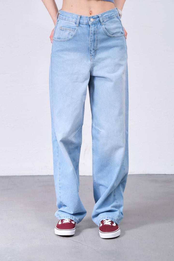 Toka Detaylı Bol Kesim Geniş Paça Rahat Baggy Jean Kot Salaş Kadın Pantolon @Milano Maule