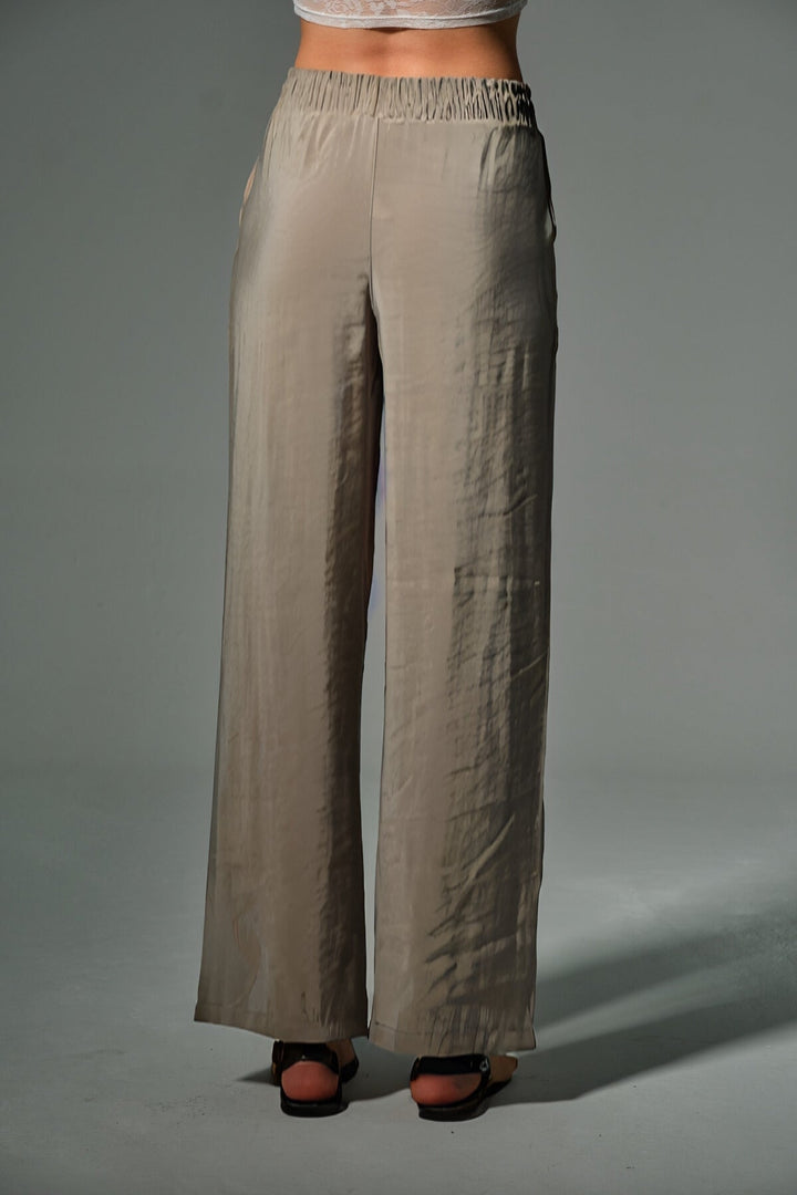 yüksek bel, yapışmaz dökümlü kumaş lastikli palazzo geniş paça kadın pantolon Domoda