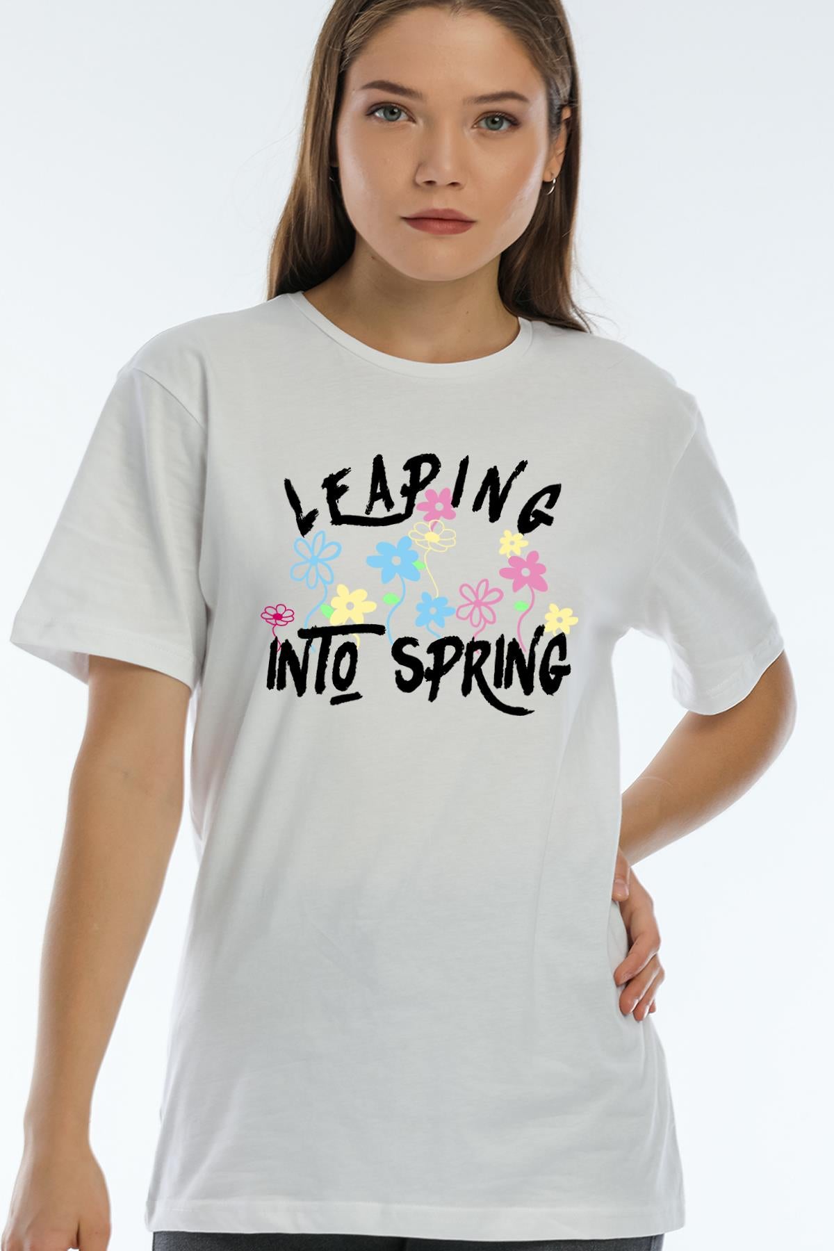 Bisiklet Yaka Leaping into Spring Baskılı Beyaz Oversize Kadın T-shirt